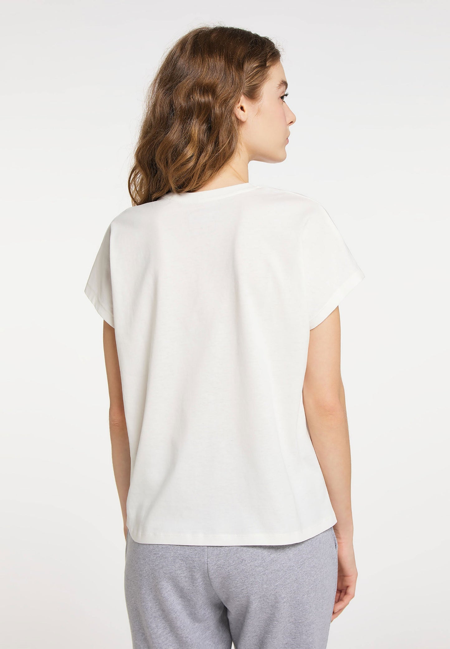 VACANT TEE
