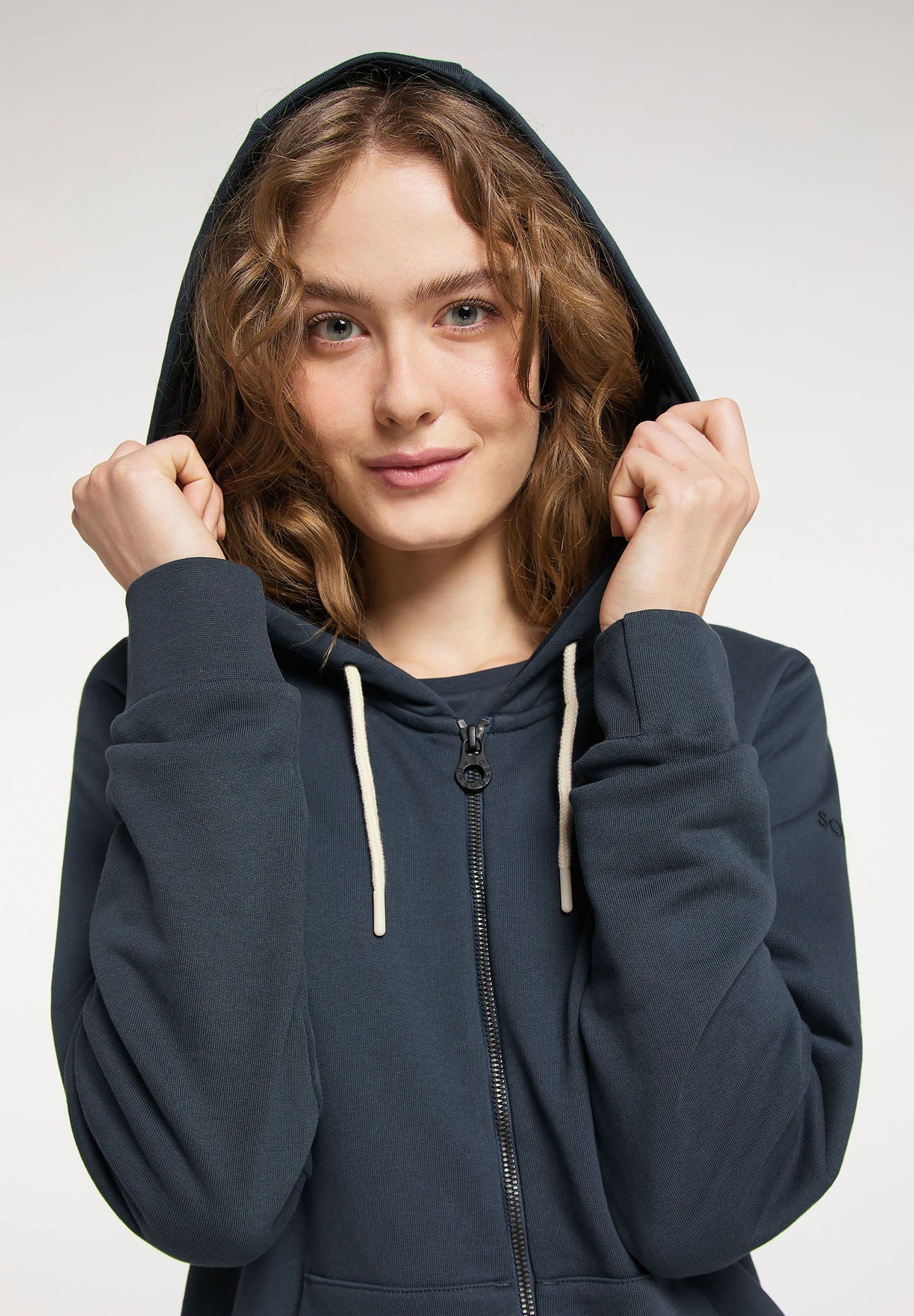 ZIP IN