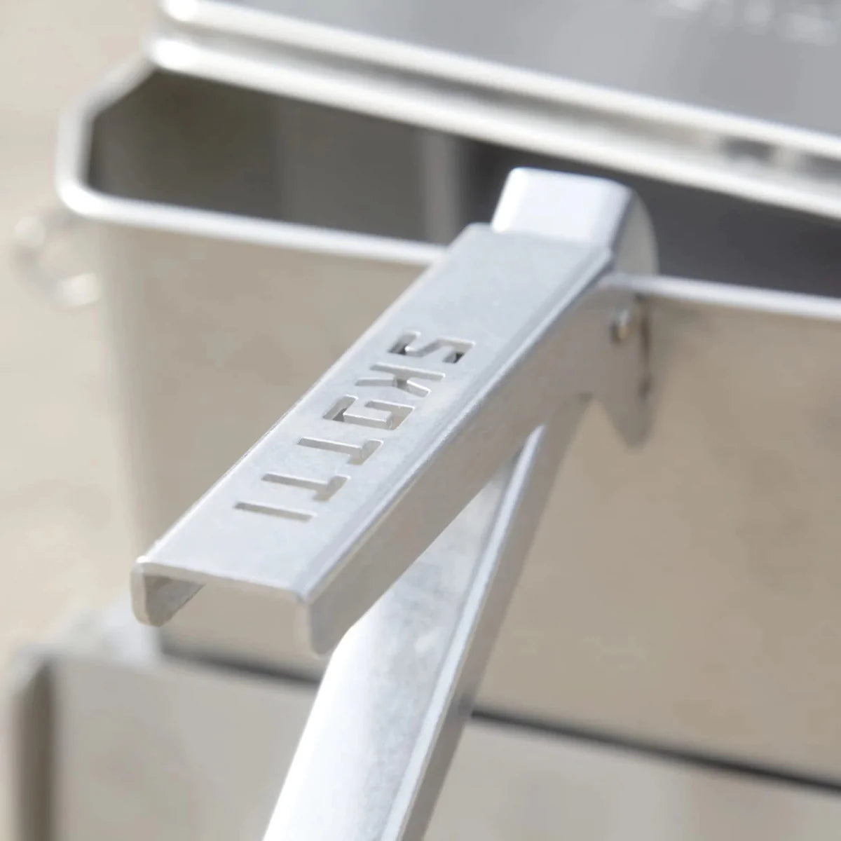 SKOTTI BOKS small 1.0L